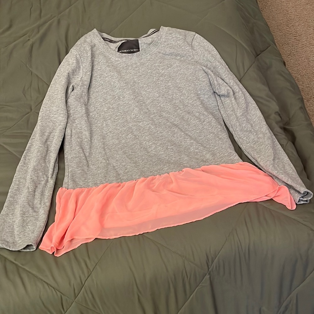 Victoria’s Secret Gray & Pink Sweater Women’s Size Large